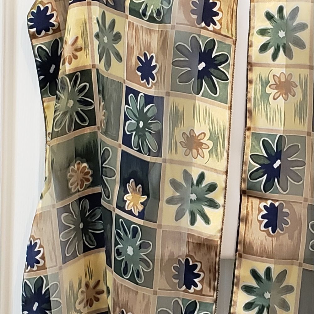 Floral Patterned Scarf - Picture 2 of 3